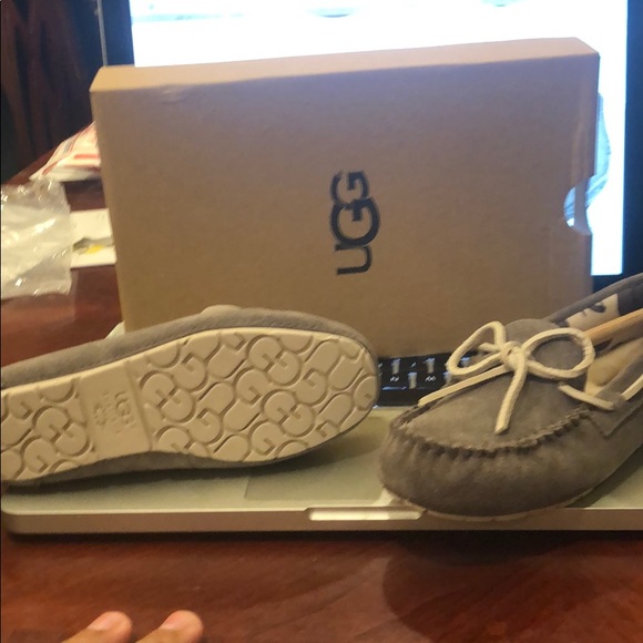 UGG kid K Ryder Moccasin gray charcoal New wBox - Picture 8 of 8
